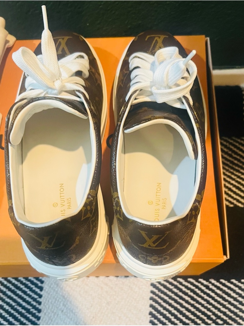 Louis Vuitton Brown Monogram womens Low-Top Sneakers with White Laces. - Picture 3 of 8